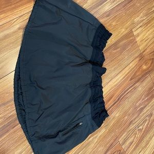 Lululemon size 10 skirt